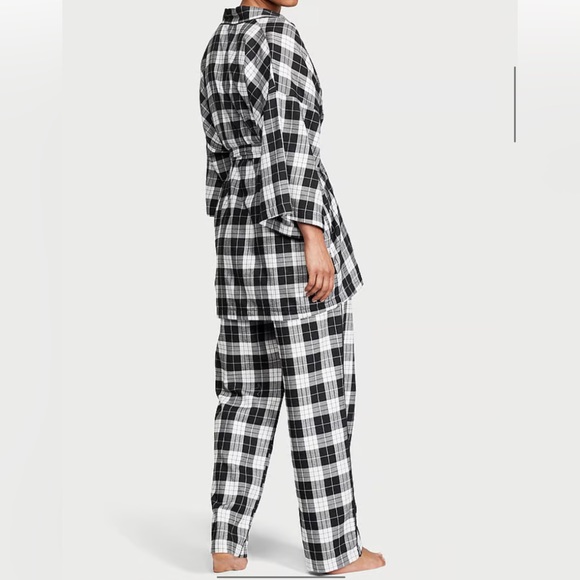 Victoria’s Secret Flannel Three Piece Long Pajama Set NWT - Picture 2 of 8